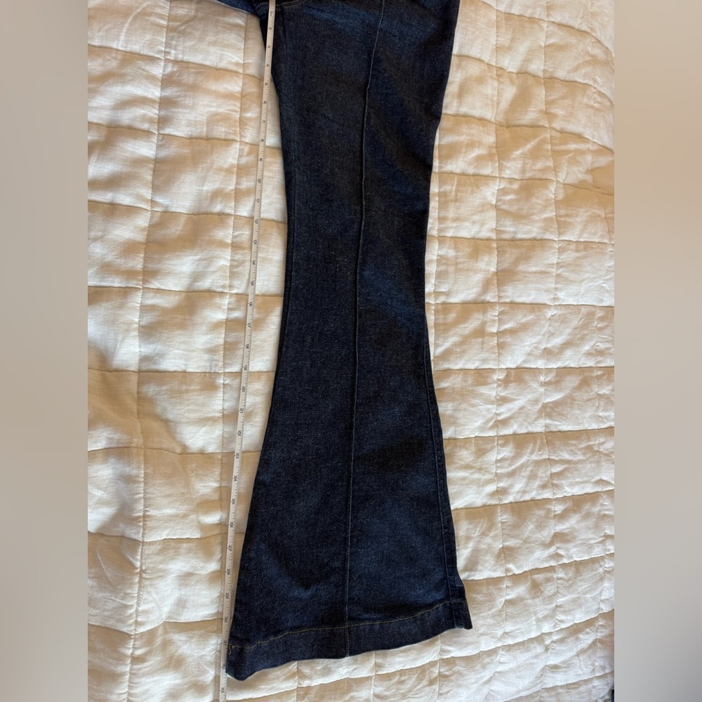 Spanx l Pintuck Flare Jeans l M - Picture 10 of 10